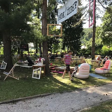 Park Zibert 招待所 3*